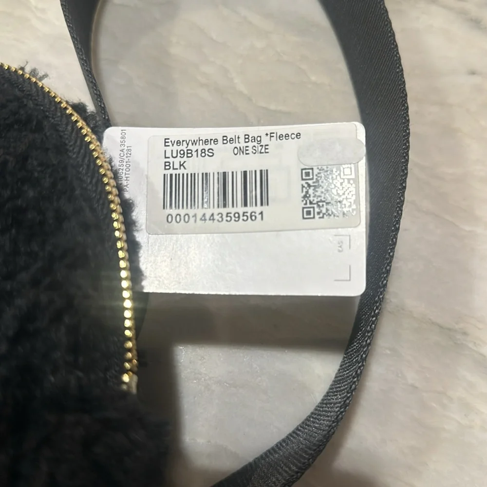 Brand New with Tags LULULEMON Belt bag - Picture 2 of 4